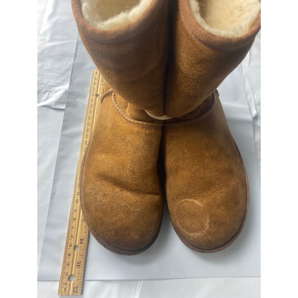 UGG Australia Classic Short / similar height / pre-owned / size 7